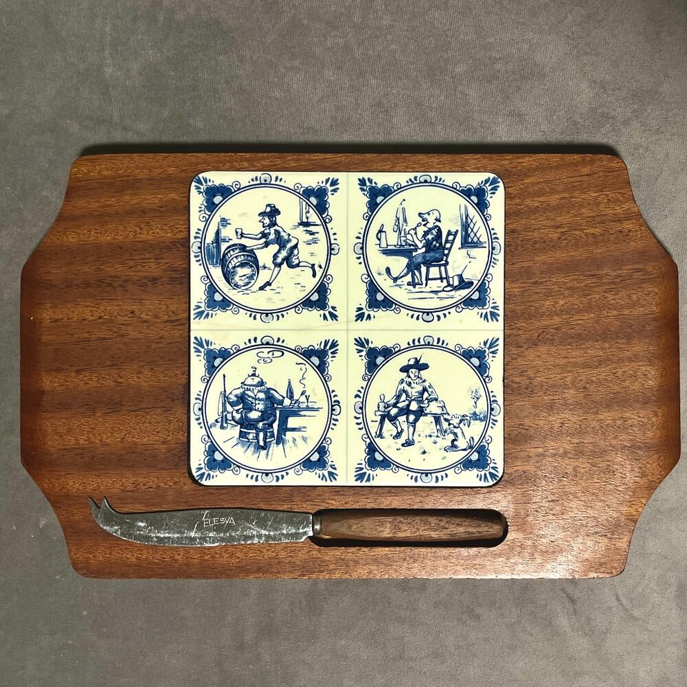 Vintage Delft Blue cheese board with knife, wood + ceramic with tiles blue/white